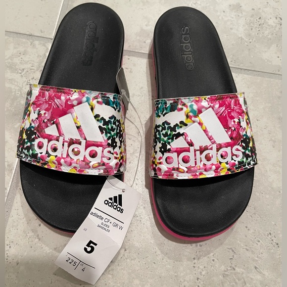 Adidas Adilette slide sandals. Floral print, Size 5 NWT - Picture 1 of 5